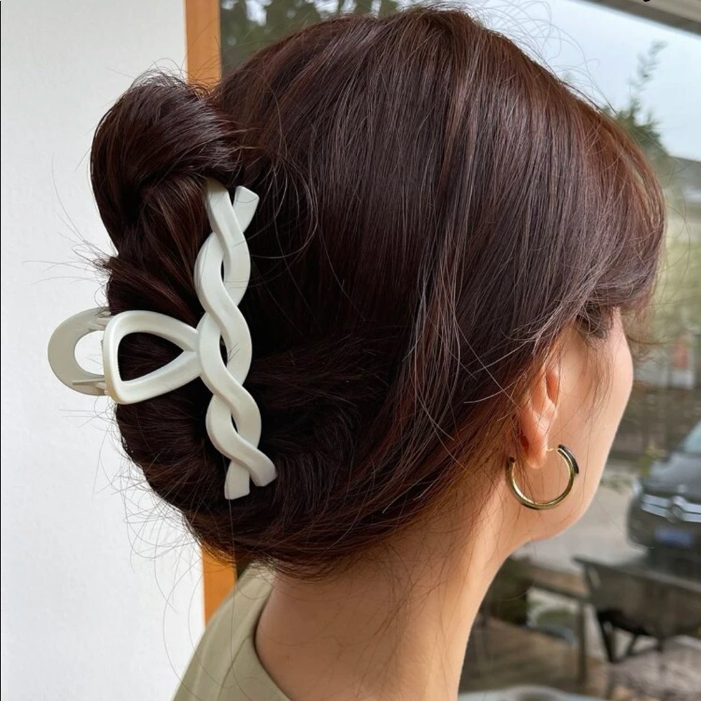 Wavy Braided Hair Claw
